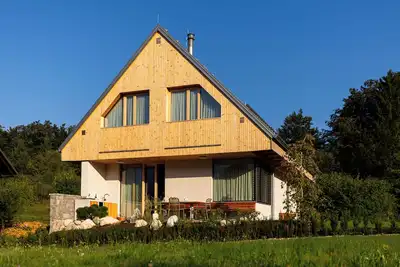 Image de Alpine Escape: 3br Villa with Private Jacuzzi & Sauna in Bohinj