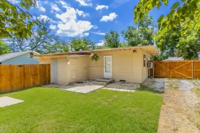 Image de Comfy Home Near Unt. Close to Fifa World Cup Games. Fenced Back Yard.
