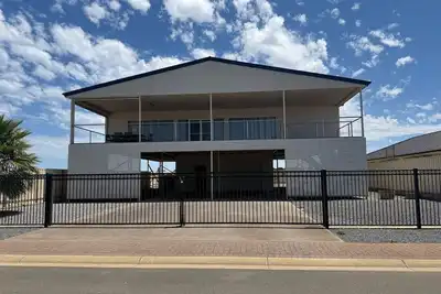 Image de Karma on Compass-Large games area downstairs! Off Peak Special!