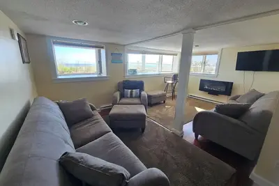 Image de Oceanfront Wells Beach Condo-Ocean Surf 2