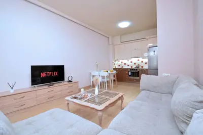 Cozy Modern Apt w/ Balcony