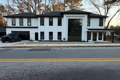 Upscale Newly Built Decatur`s Hidden Treasure