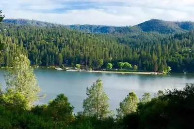 Image de Big Yosemite Mansion Large Groups Pinemt Lake