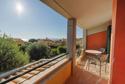 Image de Golden Tiara Apartment