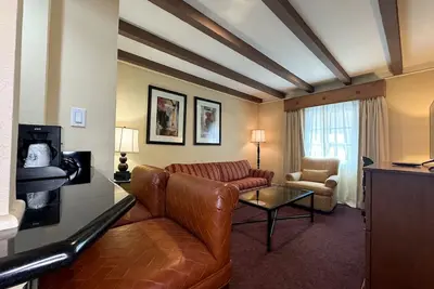 Image de 2 Riverside Suite with Two Pools, Hot Tub, Bar, Airport Shuttle & Ev Chargers
