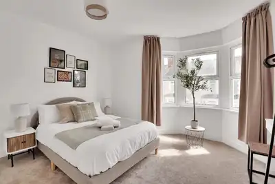 Image de The Bay Escape: Modern 3br Home | Steps from Cardiff Bay & City Center