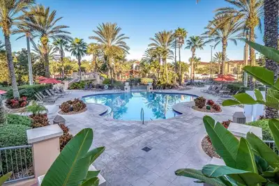 Image de Palms & Parks! Resort Villa 9-miles from Disney w/ 3 Pools & Lazy River