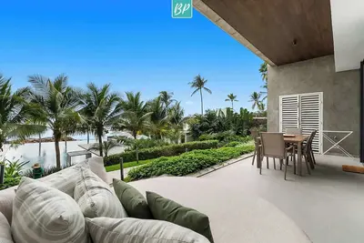 Image de Stylish Beachfront 2br w Pool & Rooftop: Arama Bay 102
