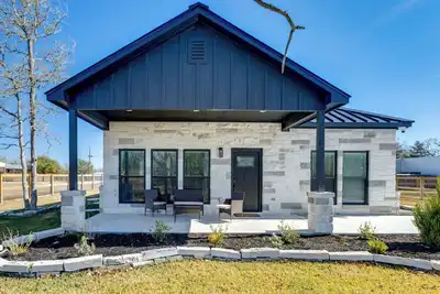 Image de 'The Lazy Joey' Stylish 3br Near Round Top & A&M!