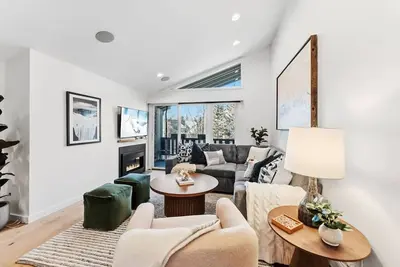 Image de Remodeled 2br Condo | Walk to Lionshead Village