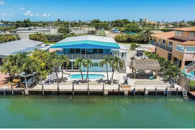 Image de Private 5-bedroom villa with full canal access in Key Colony Beach