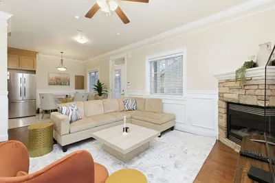 Image de Bright 3br Retreat, Near Downtown & SkyTrain