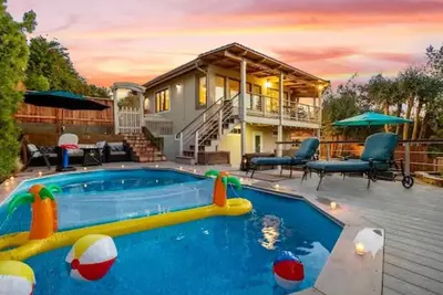 Image de Resort-Style 5br Villa with Guesthouse, Pool & Spa