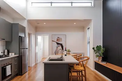 Image de Style, space & comfort in the heart of Currie