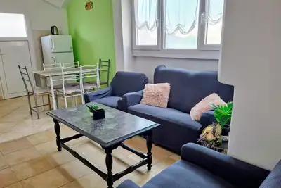 Image de Appartement de deux chambres avec la terrasse Pirovac, Sibenik (A-25146-b)