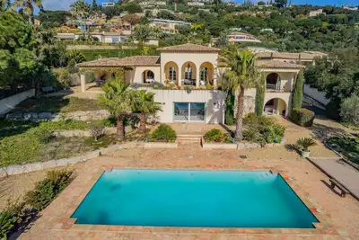Image de Grimaud - Villa Vue Mer - 5 Chambres - Piscine