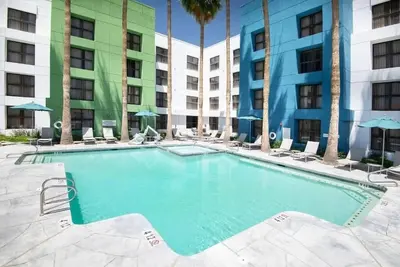Image de I-10 Convenience & Heated Pool | Relax, Explore, Enjoy Phoenix