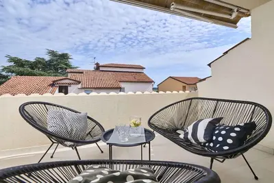 Appartement de vacances avec climatisation et balcon