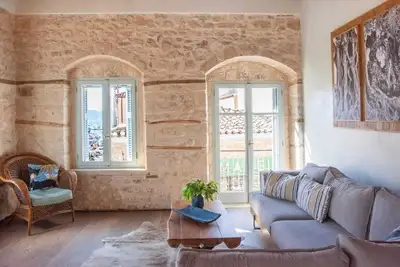 Image de Wood and Stone Ηouse, Cottage