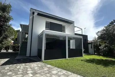 Image de Appartement de vacances au premier étage avec une grande terrasse