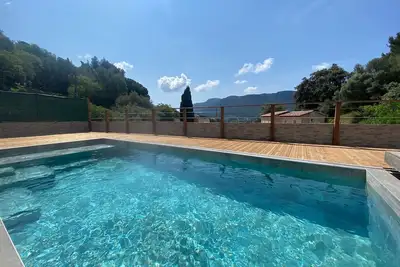 Image de Maison de charme avec piscine & vue Mont Faron, au cœur du village