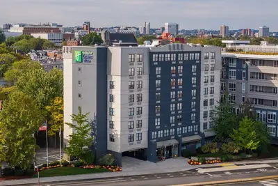 Image de Minutes to Mit | Free Breakfast & Wi-Fi