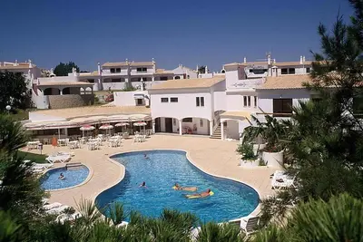 Image de Villa avec climatisation, balcon et piscine