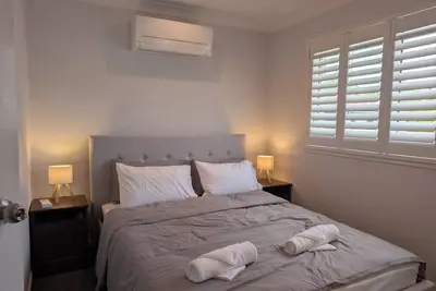 Image de Family-Sized 4-Bedroom Retreat in Arundel – Near Theme Parks, Beaches & More!