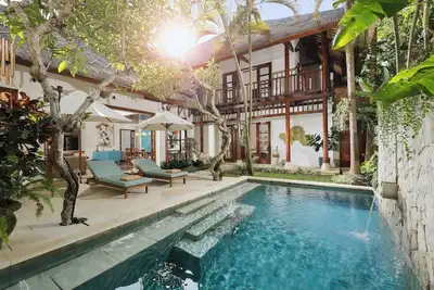 Tranquil Beachside 2br Pool Villa Jimbaran