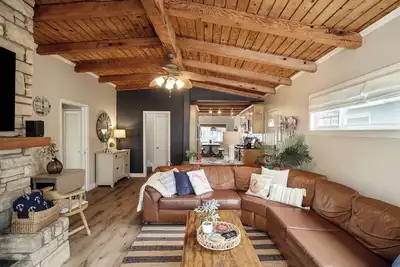 Image de Pompo Beach House 2 Bed 2 Bath   Silver strand Beach