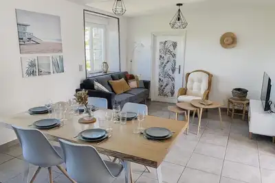 Image de Gîte bord de mer - le Coquelicot