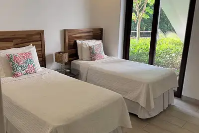 Hacienda Iguana Beachfront 2br Condo- Costamar