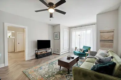 Image de Boho abode Uptown Maumee by River-Green Side!