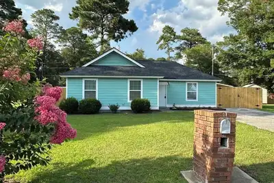 Image de Tropical Funky Oasis- near downtown and islands. Pet Friendly!