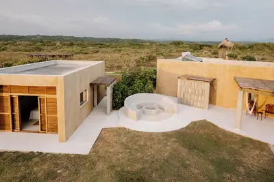 Image de Remote and private beachfront villa- Casa Rebelde (pet friendly)