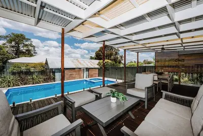 Image de Ironbark Oasis Serene Poolside Haven by Mudgee Cbd