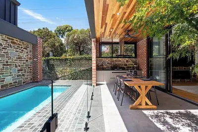 Image de Eden Haus Poolside Serenity near Cbd and Bushland