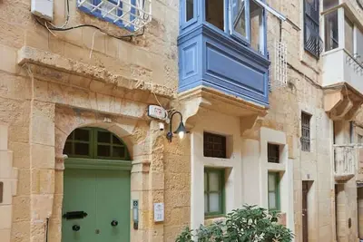 Large studio in central Valletta