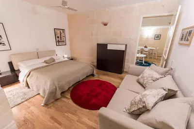 Spacious central Valletta house