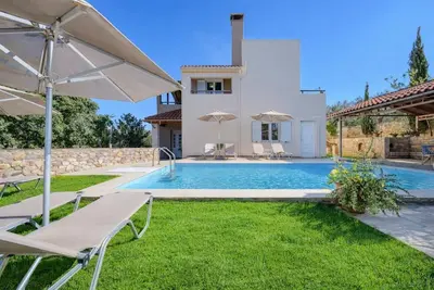 Image de Villa Korini - Quatre Chambres Villa, Couchages 9