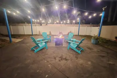 Image de Cozy home with private lanai & patio. Parking for boat & camper w elec & h20!