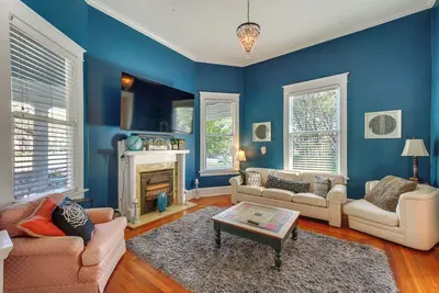 Explore Jackson! Historic Belhaven Home w/ Porch