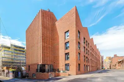 Modern Liverpool Flat | Contractors & Work Trips %