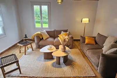 Image de Maison renovée proche de la mer, agréable et lumineuse, à Trebeurden.