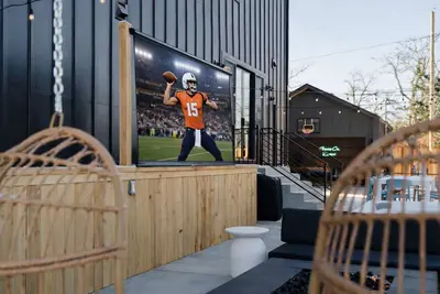 Image de Luxury 5br with hot tub, heated game garage, mini golf, outdoor projector