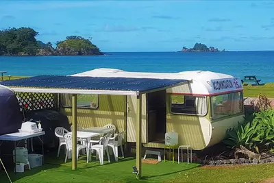 Image de Oakura Beachfront Caravan offers you cheap budget beachfront accommodation