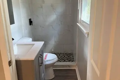 Image de Spacious 5-bedroom 4-bath house in Lithonia, Georgia.