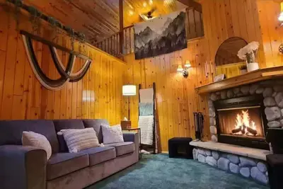 Image de The Peaceful Cabin <1 mi to Lake, w/fireplace