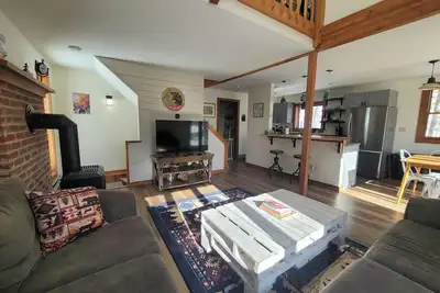 Image de Kick Back and Relax in this Cozy Single-Family Home with a View in Waterville Estates! (Rr194e)