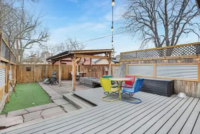 Image de Hot Tub + PuttPutt | Victorian Apt in Historic Baker